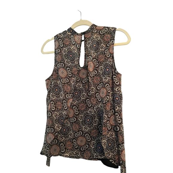 BB Dakota Sleeveless Blouse Womans Medium Geometric Print Lightweight Flowy - Picture 4 of 8